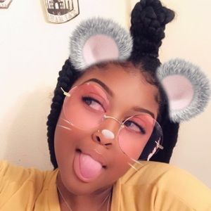 Meet your Posher, Akeyva